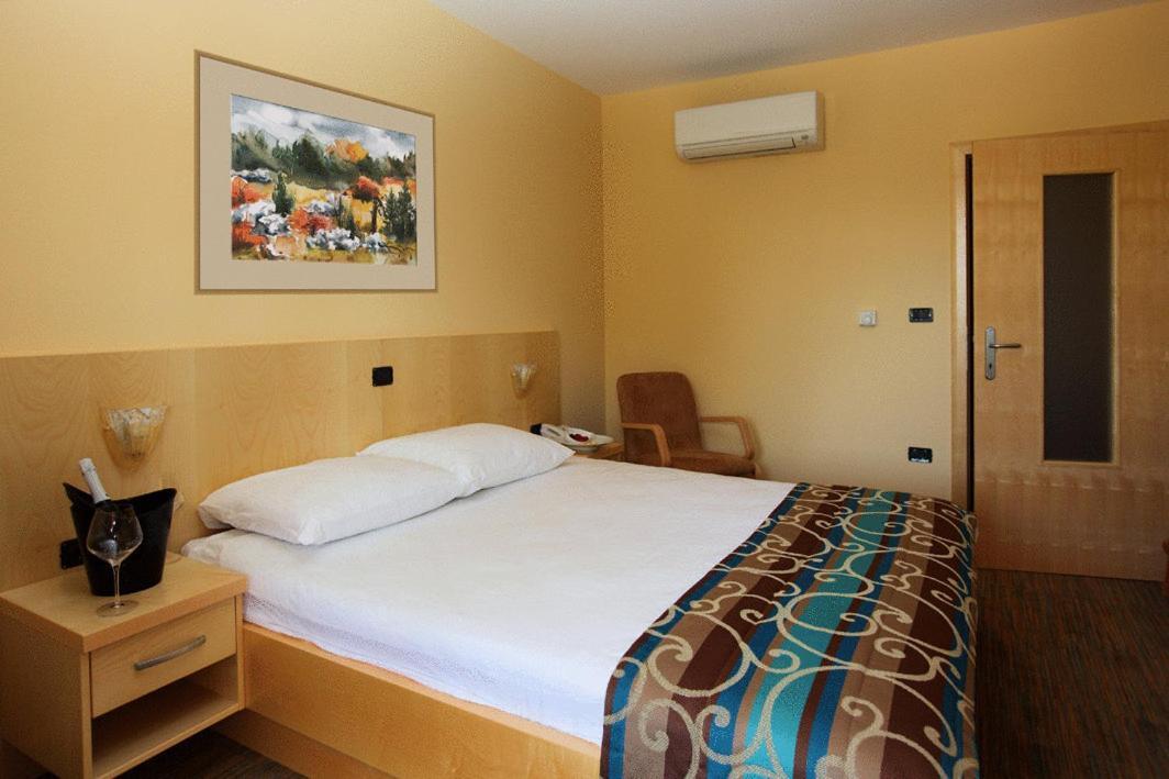 Bed And Breakfast Malovec Divača Dış mekan fotoğraf